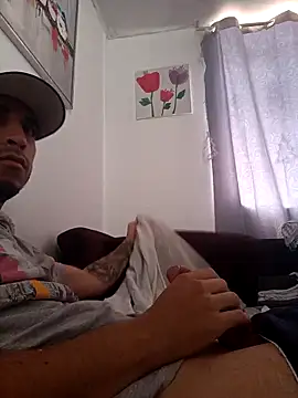 Snapshot of villamarinalvarez25 chatting on 12/14/25, 04:45 villamarinalvarez25 online show from 12/14/25, 04:45