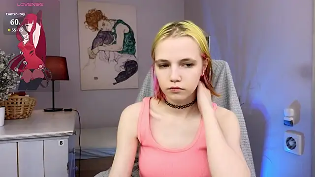 Snapshot of MitaSide chatting on 11/12/25, 08:41 MitaSide online show from 11/12/25, 08:41