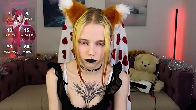 Snapshot of MitaSide chatting on 12/15/25, 08:57 MitaSide online show from 12/15/25, 08:57