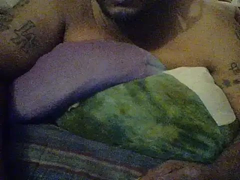 Snapshot of mamiandpapi6969 chatting on 10/26/25, 05:35 mamiandpapi6969 online show from 10/26/25, 05:35