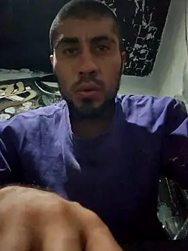 Snapshot of vergueo3 chatting on 11/25/25, 02:44 vergueo3 online show from 11/25/25, 02:44