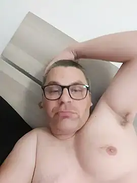 fredo75000 online show from 10/18/25, 09:37