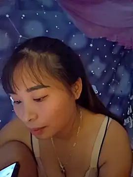 Snapshot of Squirrel-Pear chatting on 10/21/25, 11:38 Squirrel-Pear online show from 10/21/25, 11:38