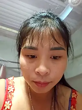 Snapshot of Squirrel-Pear chatting on 10/24/25, 11:56 Squirrel-Pear online show from 10/24/25, 11:56