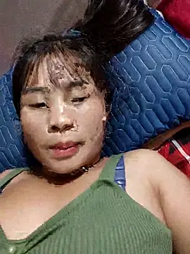 Snapshot of Squirrel-Pear chatting on 10/25/25, 02:46 Squirrel-Pear online show from 10/25/25, 02:46