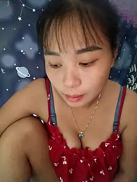 Snapshot of Squirrel-Pear chatting on 10/26/25, 11:42 Squirrel-Pear online show from 10/26/25, 11:42