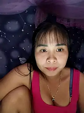 Snapshot of Squirrel-Pear chatting on 10/27/25, 12:31 Squirrel-Pear online show from 10/27/25, 12:31