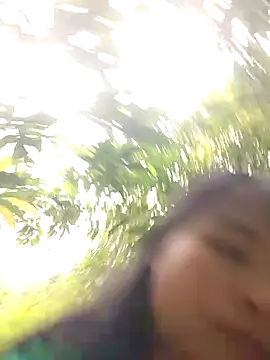 Snapshot of Squirrel-Pear chatting on 10/29/25, 11:50 Squirrel-Pear online show from 10/29/25, 11:50