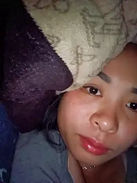 Snapshot of Squirrel-Pear chatting on 11/03/25, 11:04 Squirrel-Pear online show from 11/03/25, 11:04