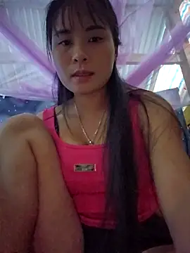 Snapshot of Squirrel-Pear chatting on 11/15/25, 10:23 Squirrel-Pear online show from 11/15/25, 10:23