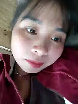 Snapshot of Squirrel-Pear chatting on 11/17/25, 02:06 Squirrel-Pear online show from 11/17/25, 02:06