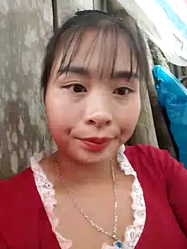 Snapshot of Squirrel-Pear chatting on 11/18/25, 03:56 Squirrel-Pear online show from 11/18/25, 03:56