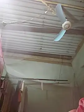 Snapshot of Squirrel-Pear chatting on 11/19/25, 02:39 Squirrel-Pear online show from 11/19/25, 02:39