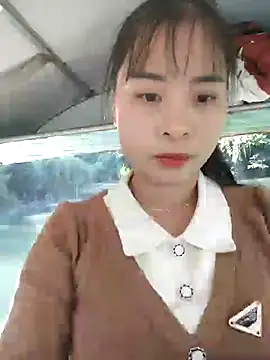 Snapshot of Squirrel-Pear chatting on 11/23/25, 03:17 Squirrel-Pear online show from 11/23/25, 03:17