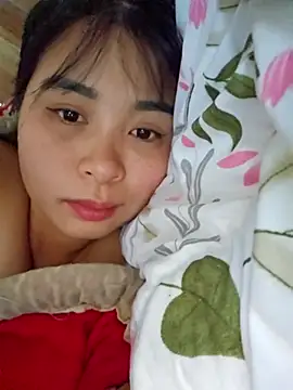 Snapshot of Squirrel-Pear chatting on 11/28/25, 12:02 Squirrel-Pear online show from 11/28/25, 12:02