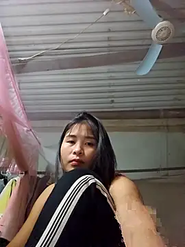 Snapshot of Squirrel-Pear chatting on 12/01/25, 04:12 Squirrel-Pear online show from 12/01/25, 04:12