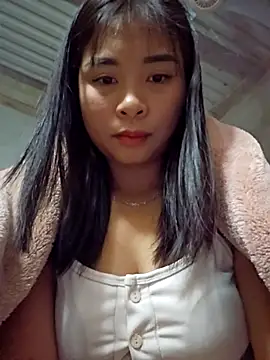 Snapshot of Squirrel-Pear chatting on 12/05/25, 12:30 Squirrel-Pear online show from 12/05/25, 12:30