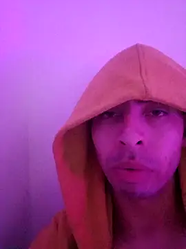 mateocastro20 online show from 10/19/25, 07:42