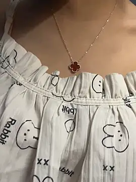 Snapshot of Bong-g chatting on 03/11/26, 08:42 Bong-g online show from 03/11/26, 08:42