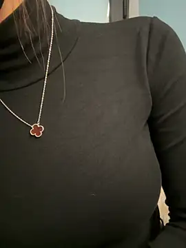 Snapshot of Bong-g chatting on 03/12/26, 03:45 Bong-g online show from 03/12/26, 03:45