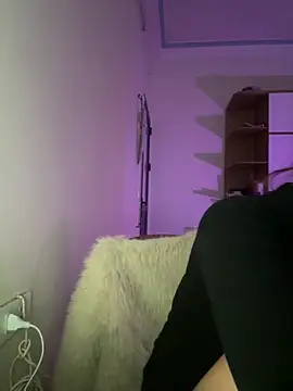 Snapshot of Bong-g chatting on 03/26/26, 03:17 Bong-g online show from 03/26/26, 03:17