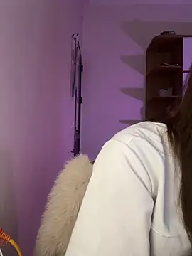 Snapshot of Bong-g chatting on 03/27/26, 02:39 Bong-g online show from 03/27/26, 02:39