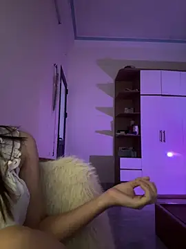 Snapshot of Bong-g chatting on 03/29/26, 01:44 Bong-g online show from 03/29/26, 01:44