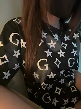 Snapshot of Bong-g chatting on 04/05/26, 08:55 Bong-g online show from 04/05/26, 08:55