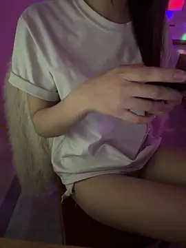 Snapshot of Bong-g chatting on 04/15/26, 07:58 Bong-g online show from 04/15/26, 07:58