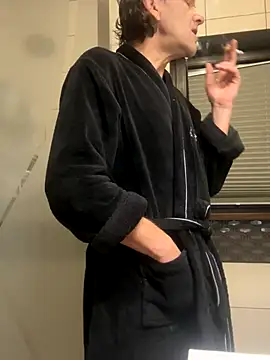 Snapshot of kon77777 chatting on 11/04/25, 04:00 kon77777 online show from 11/04/25, 04:00