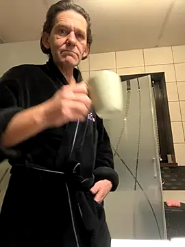 Snapshot of kon77777 chatting on 11/05/25, 03:28 kon77777 online show from 11/05/25, 03:28