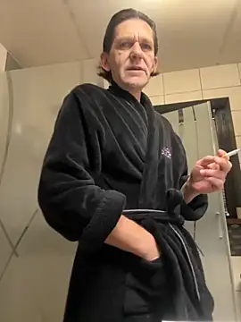 Snapshot of kon77777 chatting on 11/06/25, 03:18 kon77777 online show from 11/06/25, 03:18