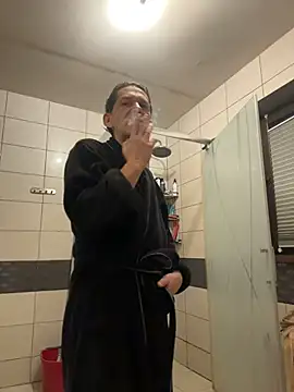 Snapshot of kon77777 chatting on 11/09/25, 03:38 kon77777 online show from 11/09/25, 03:38