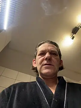 Snapshot of kon77777 chatting on 11/12/25, 03:18 kon77777 online show from 11/12/25, 03:18