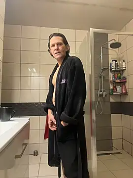 Snapshot of kon77777 chatting on 11/16/25, 05:13 kon77777 online show from 11/16/25, 05:13