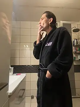 Snapshot of kon77777 chatting on 11/28/25, 03:20 kon77777 online show from 11/28/25, 03:20