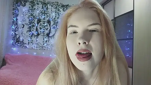 VETT KITTY online show from 11/22/25, 06:23