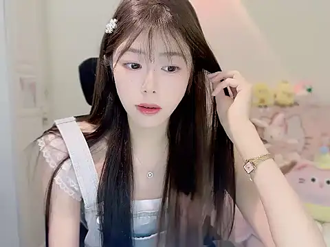 Onecutelittle online show from 10/28/25, 06:06