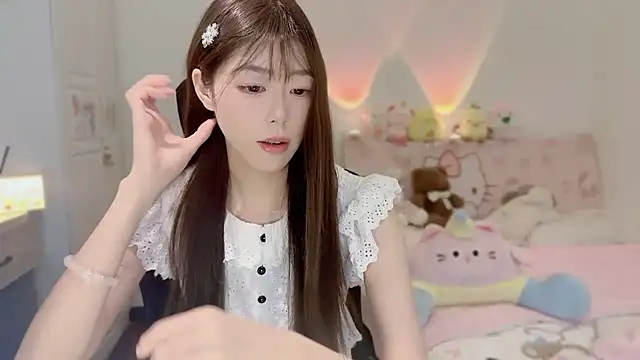 Onecutelittle online show from 11/01/25, 06:37