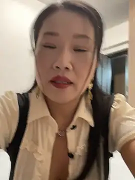 Snapshot of hongbaby006 chatting on 10/26/25, 02:56 hongbaby006 online show from 10/26/25, 02:56