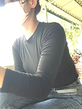 Snapshot of Kylie_beem chatting on 02/26/26, 08:02 Kylie beem online show from 02/26/26, 08:02