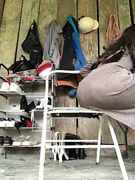 Snapshot of Kylie_beem chatting on 03/12/26, 06:30 Kylie beem online show from 03/12/26, 06:30