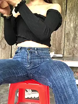 Snapshot of Kylie_beem chatting on 03/24/26, 06:40 Kylie beem online show from 03/24/26, 06:40