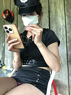 Snapshot of Kylie_beem chatting on 03/25/26, 06:41 Kylie beem online show from 03/25/26, 06:41