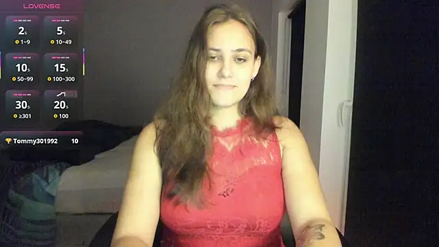 Snapshot of MiaRides19 chatting on 10/31/25, 07:37 MiaRides19 online show from 10/31/25, 07:37