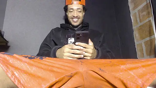 Snapshot of Anaconda_larga chatting on 03/06/26, 02:46 Anaconda larga online show from 03/06/26, 02:46