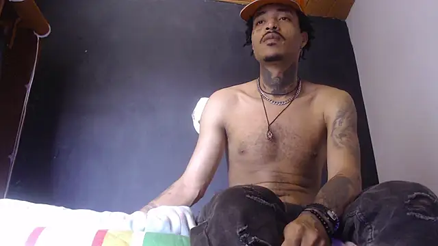 Snapshot of Anaconda_larga chatting on 03/23/26, 05:06 Anaconda larga online show from 03/23/26, 05:06