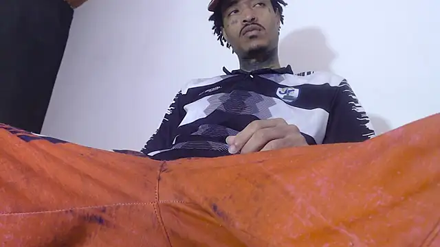 Snapshot of Anaconda_larga chatting on 04/02/26, 02:04 Anaconda larga online show from 04/02/26, 02:04