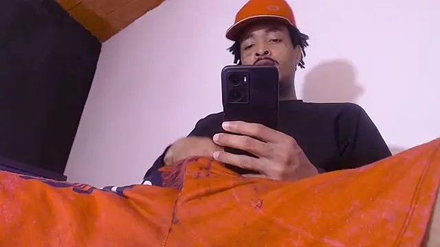 Snapshot of Anaconda_larga chatting on 04/04/26, 02:36 Anaconda larga online show from 04/04/26, 02:36