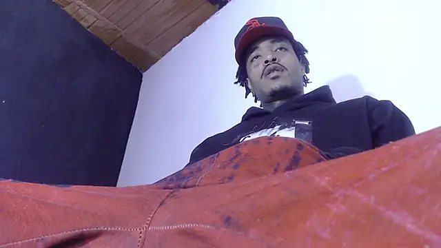 Snapshot of Anaconda_larga chatting on 04/14/26, 12:55 Anaconda larga online show from 04/14/26, 12:55